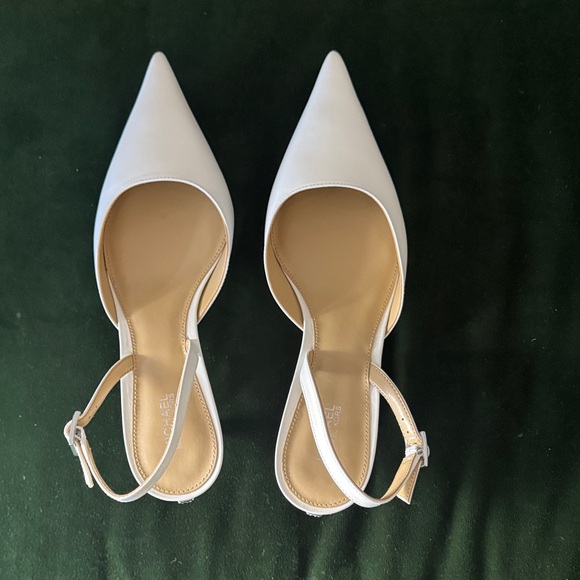 Brand new Michael Kors Cream Slingbacks with Kitten Heel - Picture 5 of 6